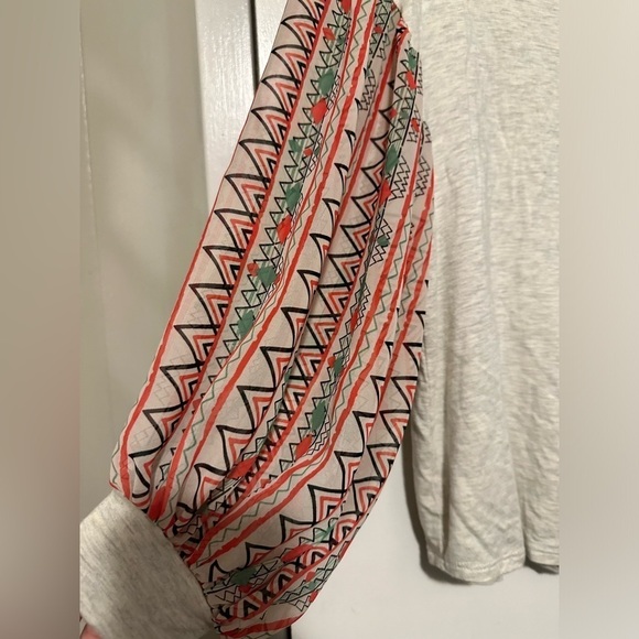 ODDY gray long balloon sleeve top size M - Picture 3 of 9